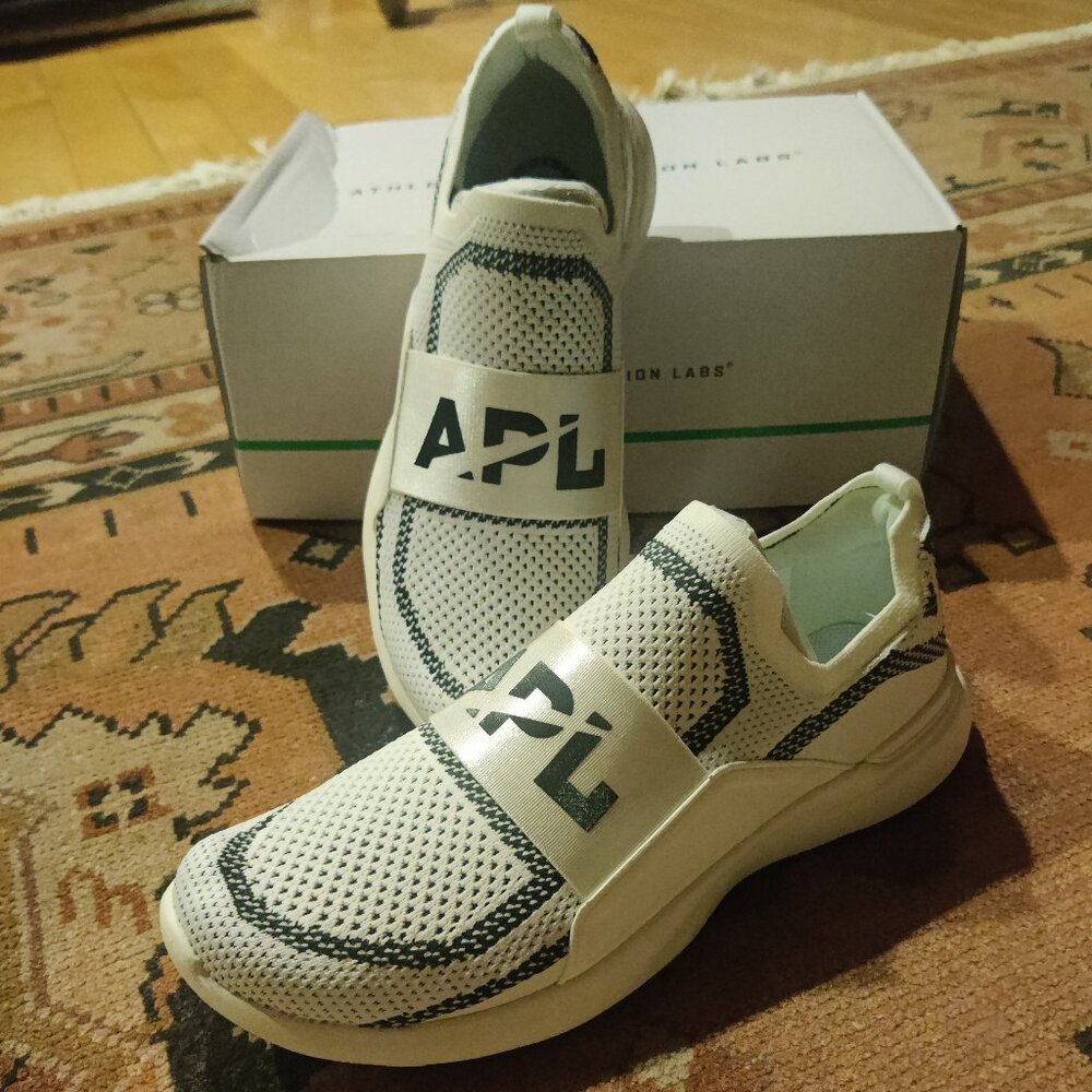 NIB $245 APL Techloom Bliss in Ivory/Dark Army Size 9 - Picture 10 of 10